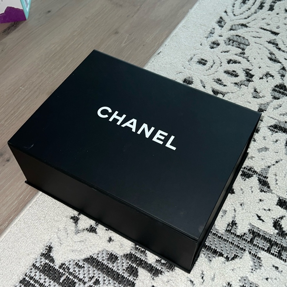 Authentic Chanel box 💥FLASH SALE 💥